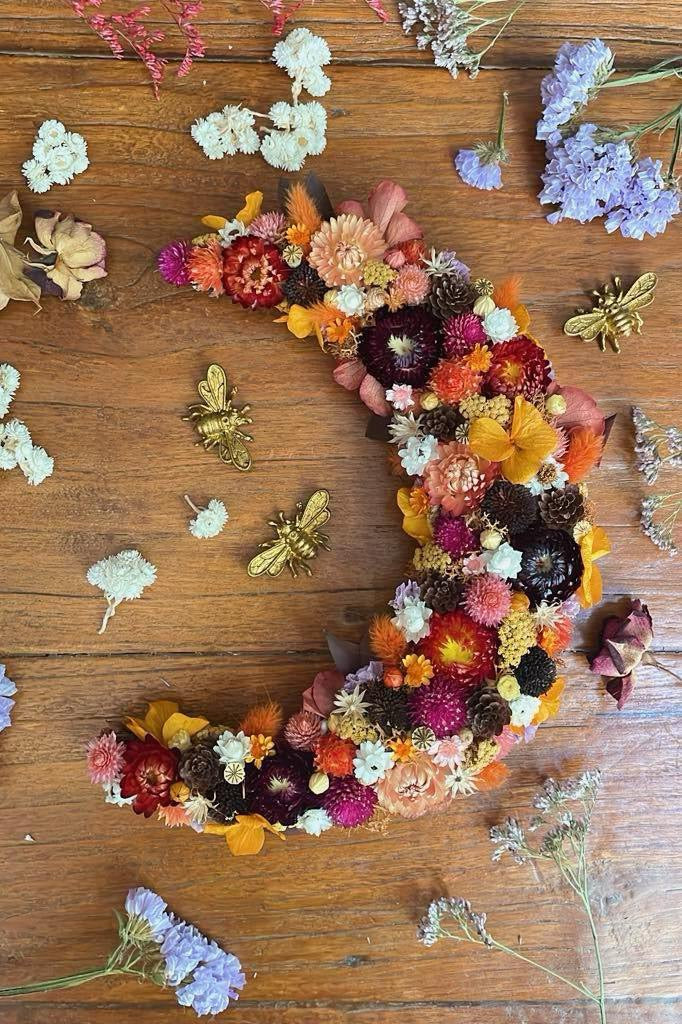 Atelier de couronne de fleurs séchées , croissant de lune : dimanche 7 septembre à 13 h